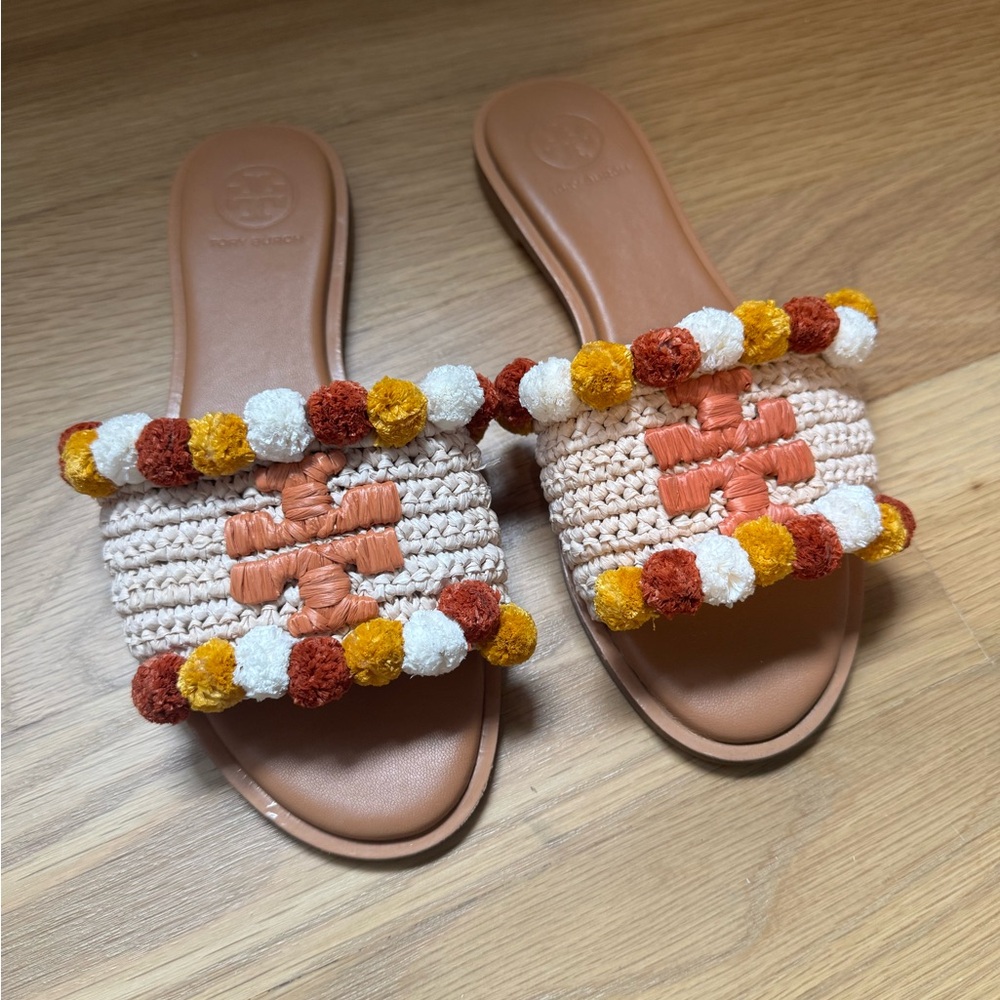 TORY BURCH EVERLY RAFFIA SLIDE POM POMS SANDAL IN TAN BROWN YELLOW